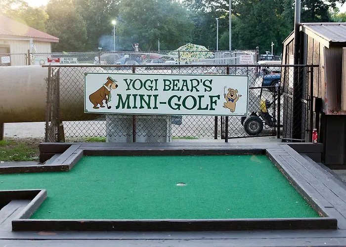 O'connell's Yogi Bear Deluxe Park Model 22